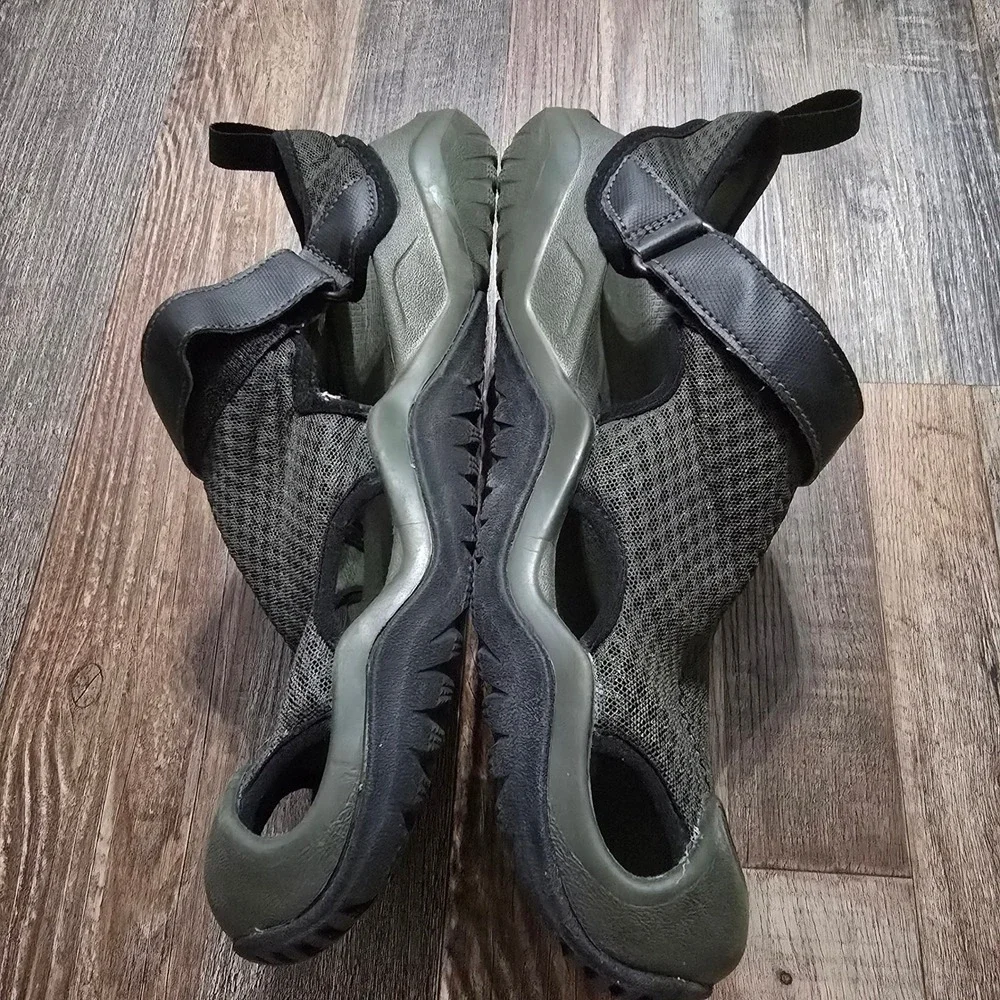 Crocs Swiftwater Mesh Deck Sandals Mens 12  Black Hiking Water Shoes